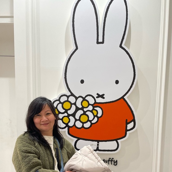 Meet your Posher, Cathy - Picture 3 of 4